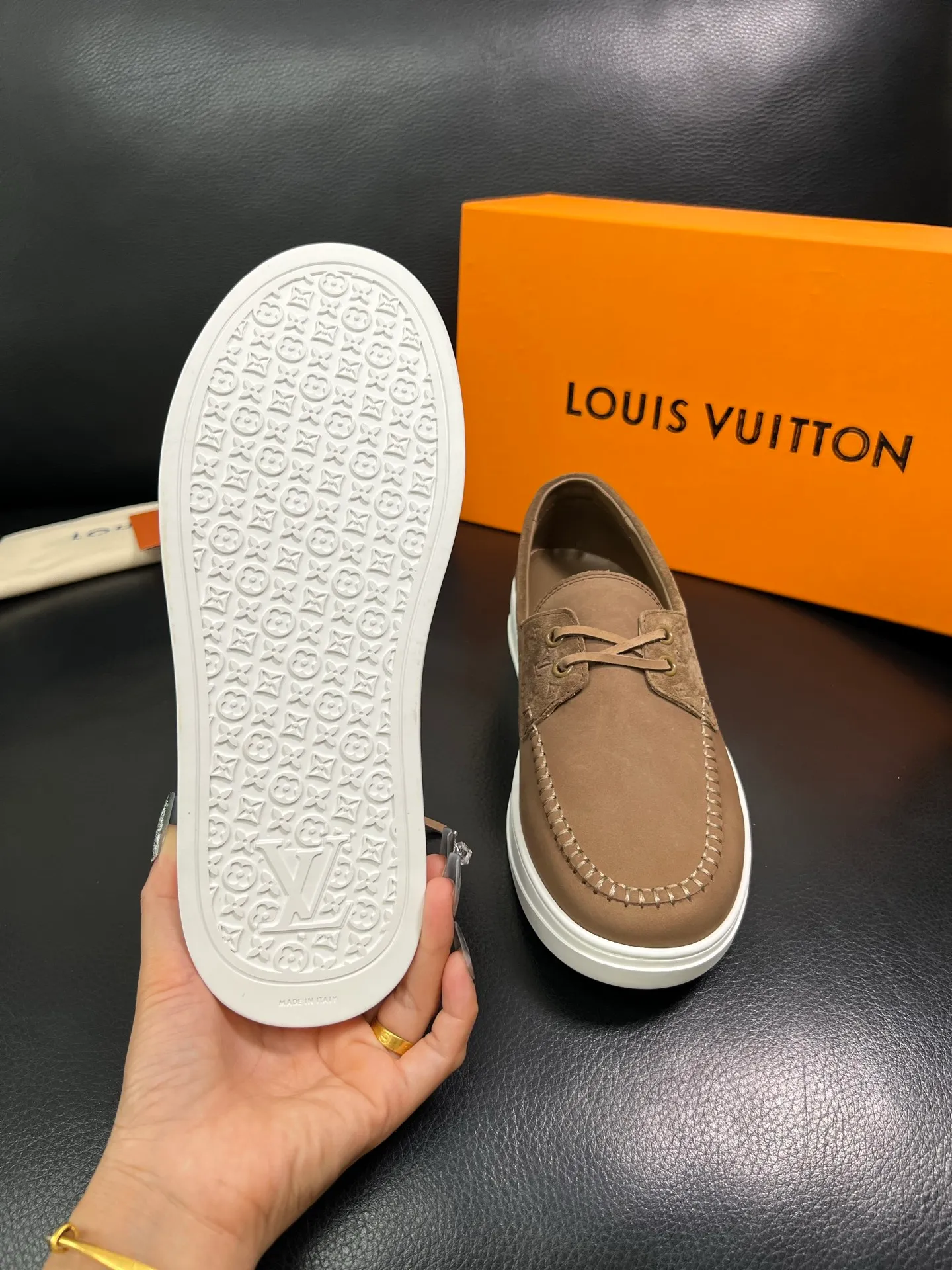 Men's shoes 💰780 Lv top purchasing agent Louis Vuitton, slip-on sports shoes counter synchronization, uppers imported from Italy, high-quality splicing colorful and complex handicrafts, imported cowhide pads are soft and comfortable, soles: original soles specially provided by the original factory, T men's shoes 💰U exclusive movable molded soles are super comfortable, original and single goods, high quality, you can go in and out of the counter at will, welcome to compare, code number 39-44 (customized 38 45)85856